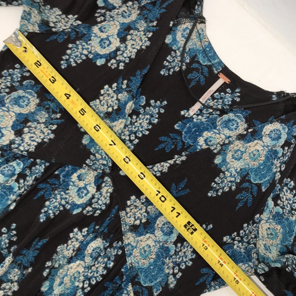 Free People | Deep V-neck, Speak Easy Floral Bell Sleeve Boho Blouse - Small - Picture 5 of 9